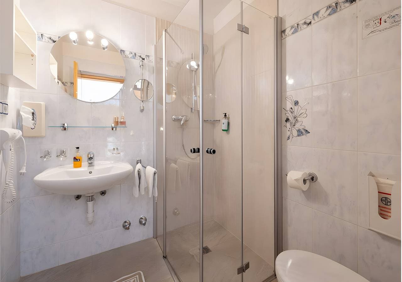Foto 12 von 21: Zimmer 'Passerblick Silber 1' mit Bergblick, Gemeinschaftspool und WLAN
