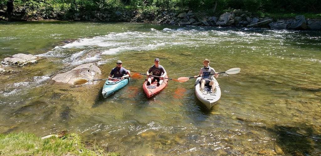 Foto 6 von 37: Private Riverfront 3-Bett / 2 Bad Haus auf dem Oconaluftee Fluss! Private Dock!
