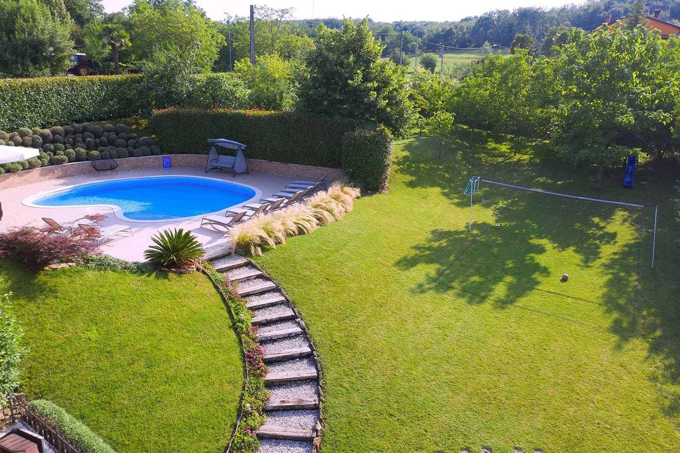 Foto 7 von 46: Schwimmbad 60m2 - Salzwasser, Garten mit Spielplatz, Spielzimmer, Wellness