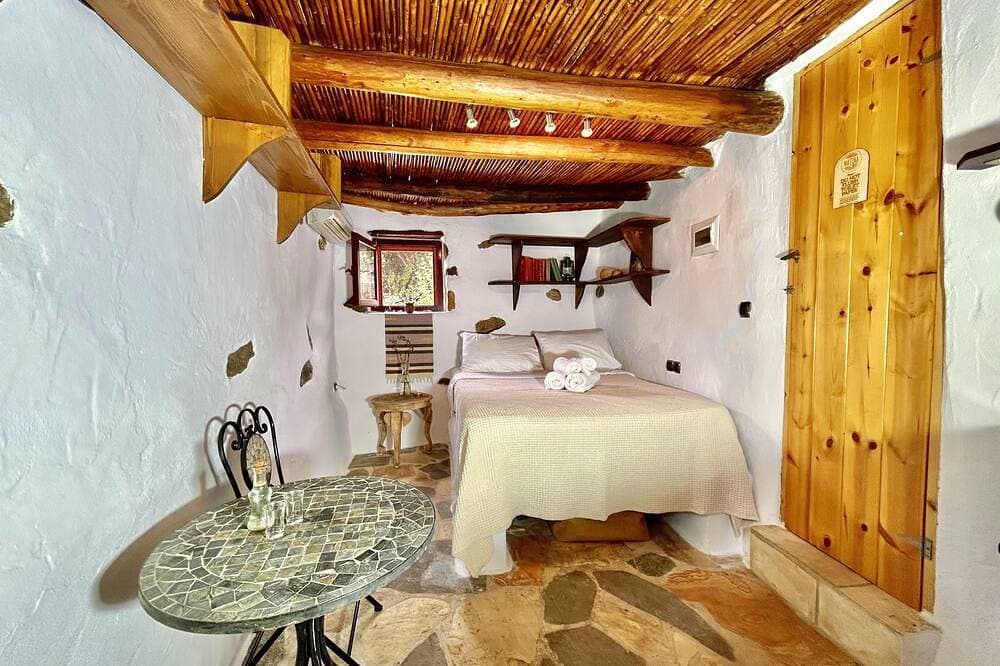 \"Kelari\"  300 years old cottage \"Natura cottages\" with sea view  shared garden 1