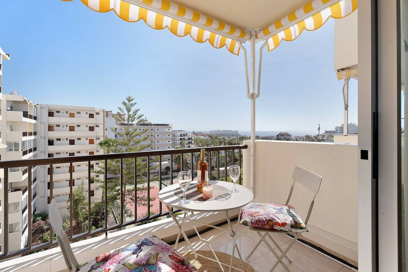 Foto 2 von 30: Ferienwohnung "Apto Svezda El Dorado" mit Meerblick, gemeinsamem beheizten Pool und WLAN