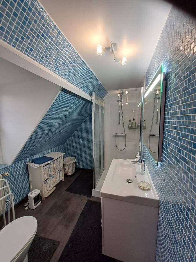 Foto 3 von 5: Double Room with Private Bathroom