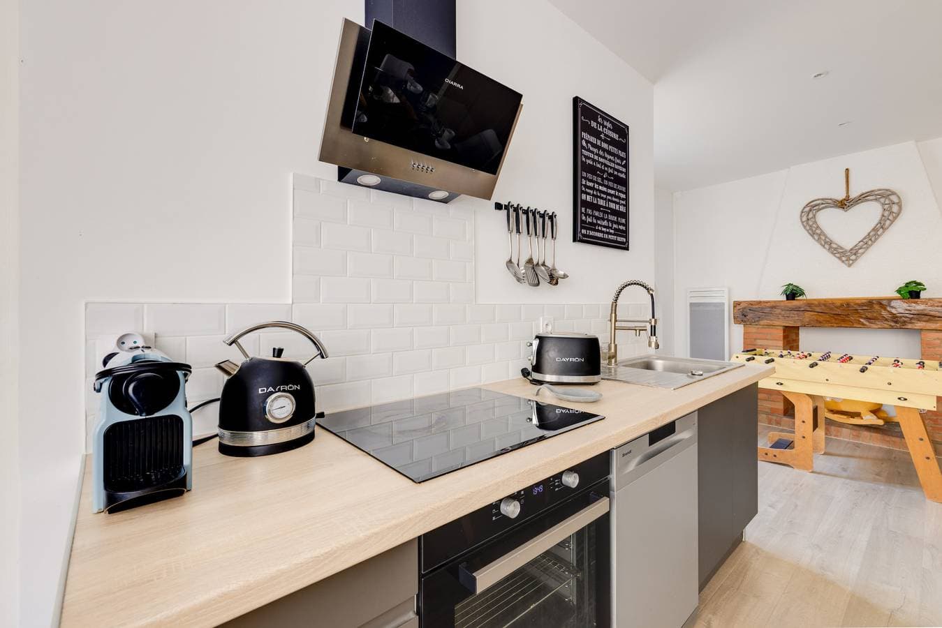 Foto 3 von 24: Modernes Steinhaus mit Terrasse für 6 Personen