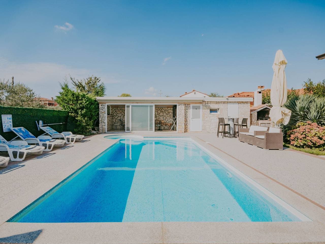 Foto 6 von 35: Zweistöckiges Ferienhaus Villa Dany