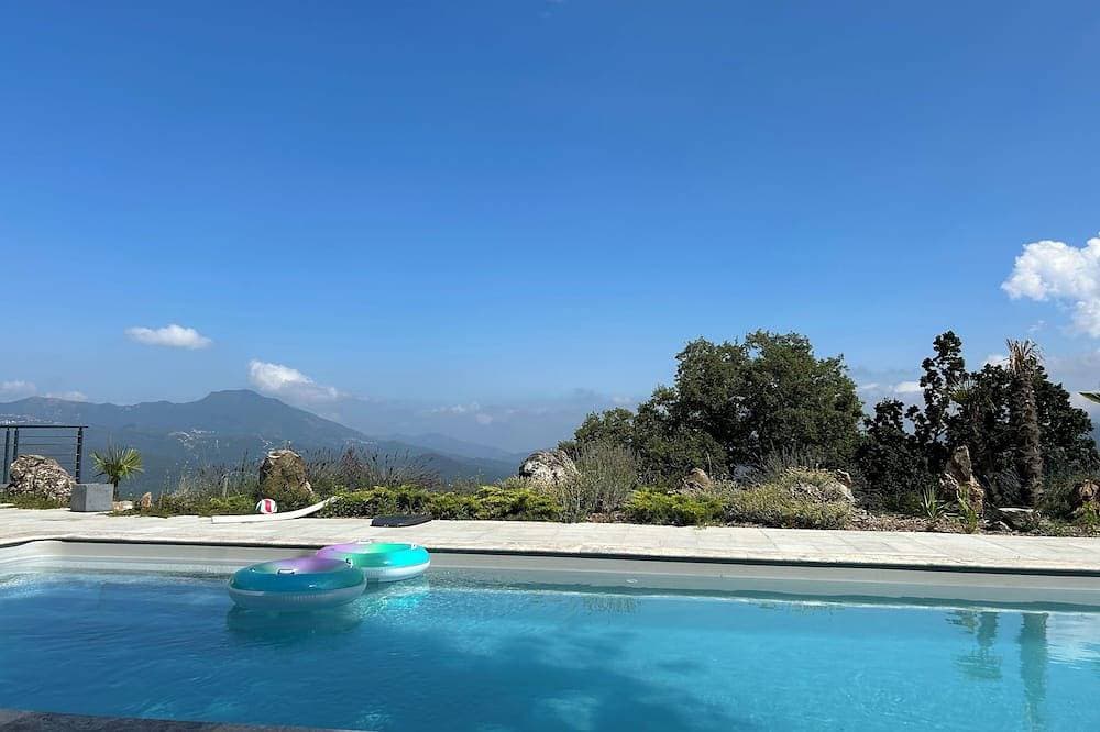 House with breathtaking views over the valley, only 15 minutes from Corte 1