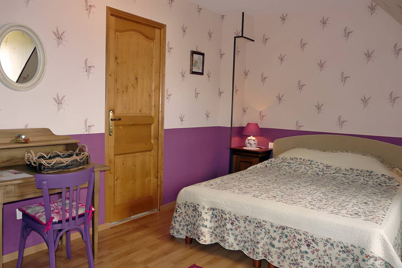 Foto 4 von 11: Gästezimmer „Le Logis du Mesnil“ mit Terrassen, Gemeinschaftsgarten und WLAN