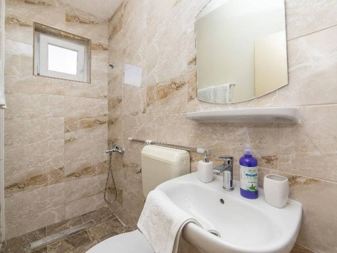 Foto 5 von 6: Studio apartment with sea view 2