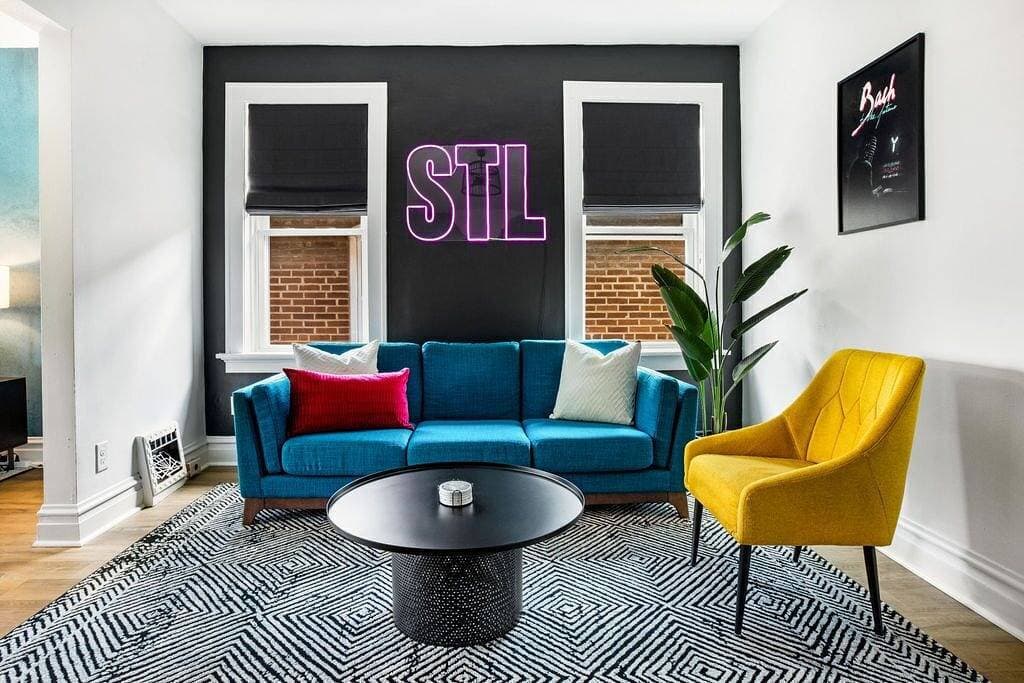 Foto 6 von 20: Stylish Apt Near Stl Attractions