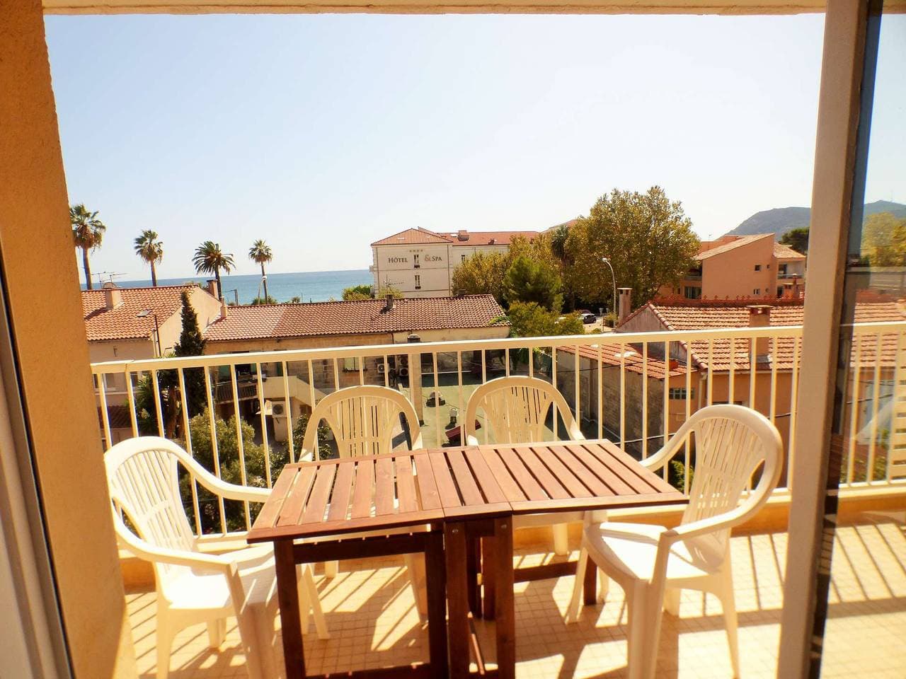 200 m vom Strand entfernt, Apartment mit 2 Schlafzimmern und Terrasse mit Meerblick! Privater Parkpl... 1