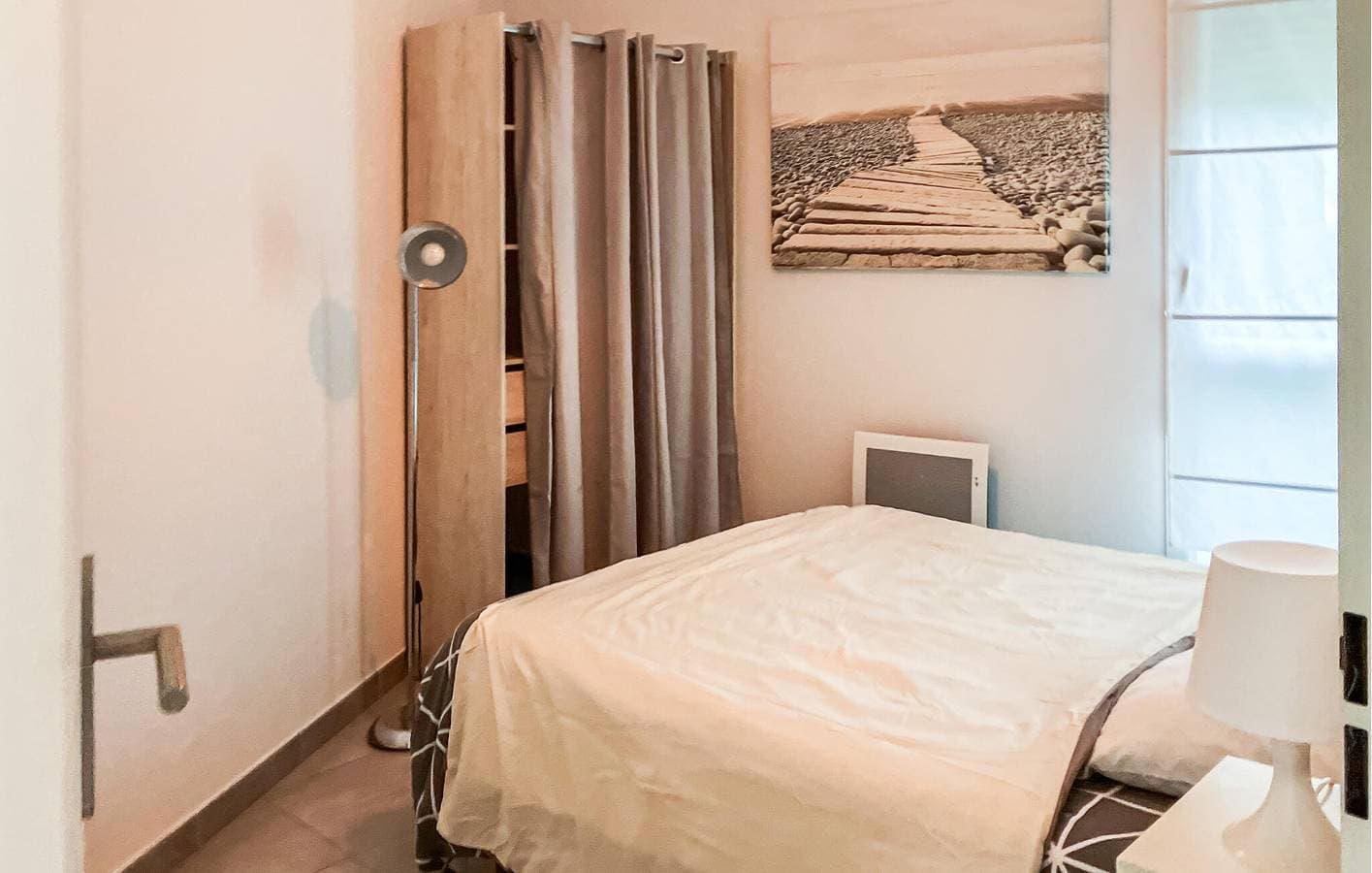 Foto 9 von 17: Gemütliche 75 m² große Ferienwohnung mit Terrasse, WLAN und Parkplatz in der Nähe von Grimaud