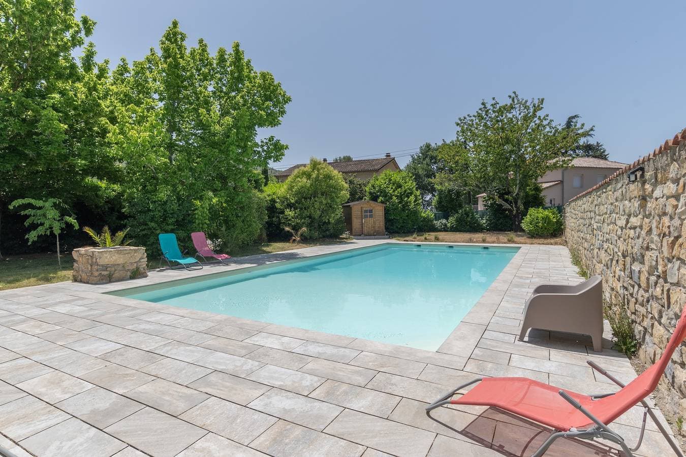 Foto 4 von 24: Ferienwohnung 'T1 Ardeche Vesseaux' mit Bergblick, Gemeinschaftsgarten und WLAN