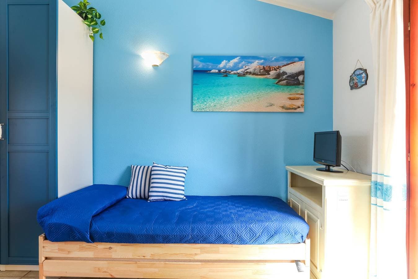 Foto 13 von 26: Ferienwohnung "Bilocale Geranium Beach" mit Terrasse und Klimaanlage