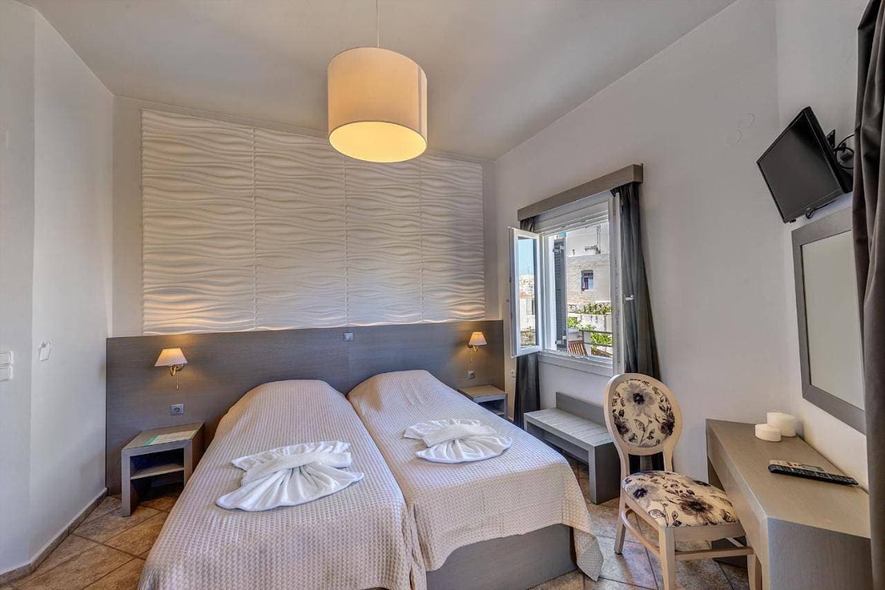 Foto 13 von 36: Double or Twin Room with Balcony and City View