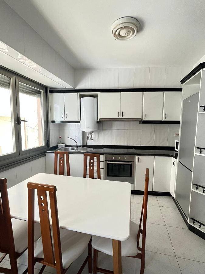 Foto 4 von 21: Three-Bedroom Apartment