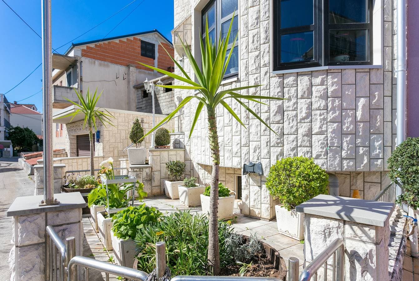 Foto 13 von 31: Studio Appartement mit Terrasse und Meerblick Okrug Gornji, Ciovo -a