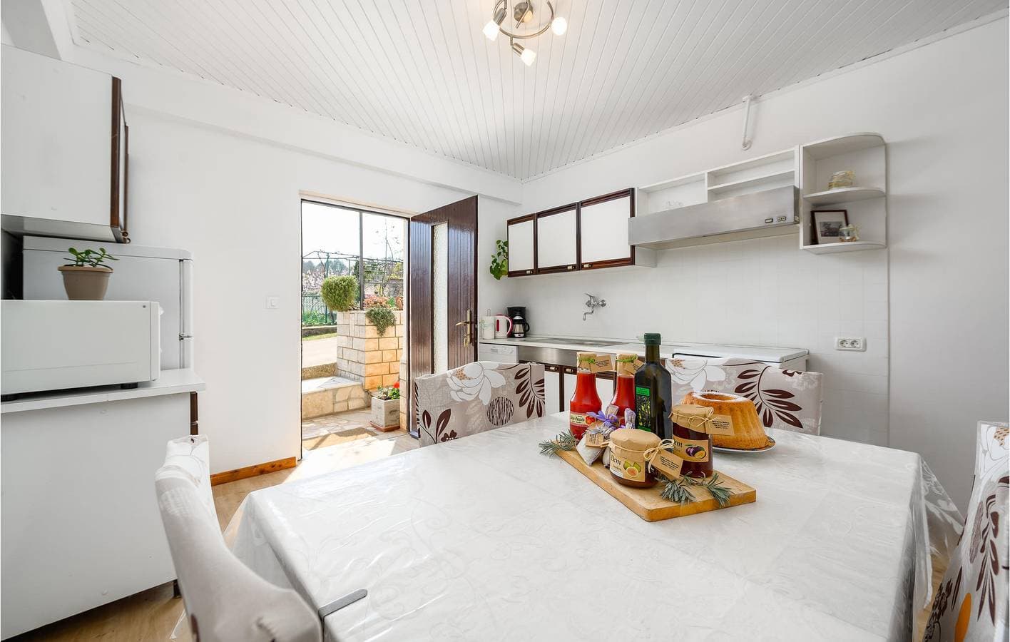Foto 13 von 25: Gemütliche 2-Zimmer-Wohnung mit Terrasse, WLAN und Parkplatz