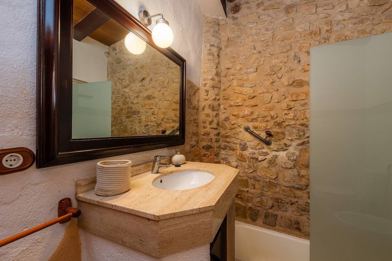 Foto 11 von 34: Ferienwohnung "Es Forn" mit Bergblick, Gemeinschaftspool und WLAN