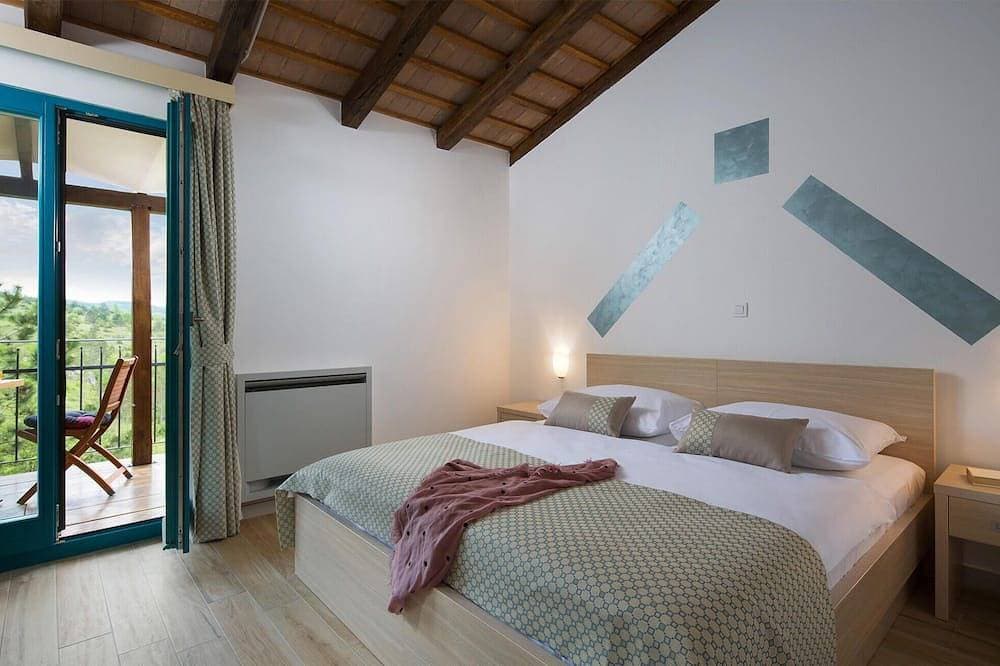Foto 3 von 28: Lovely home in Trviz with swimming pool