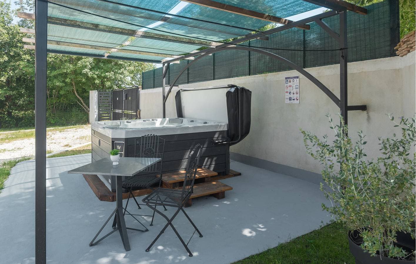 Foto 11 von 41: Reizende 2-Zimmer-Wohnung mit Pool, Terrasse und WLAN in Žminj