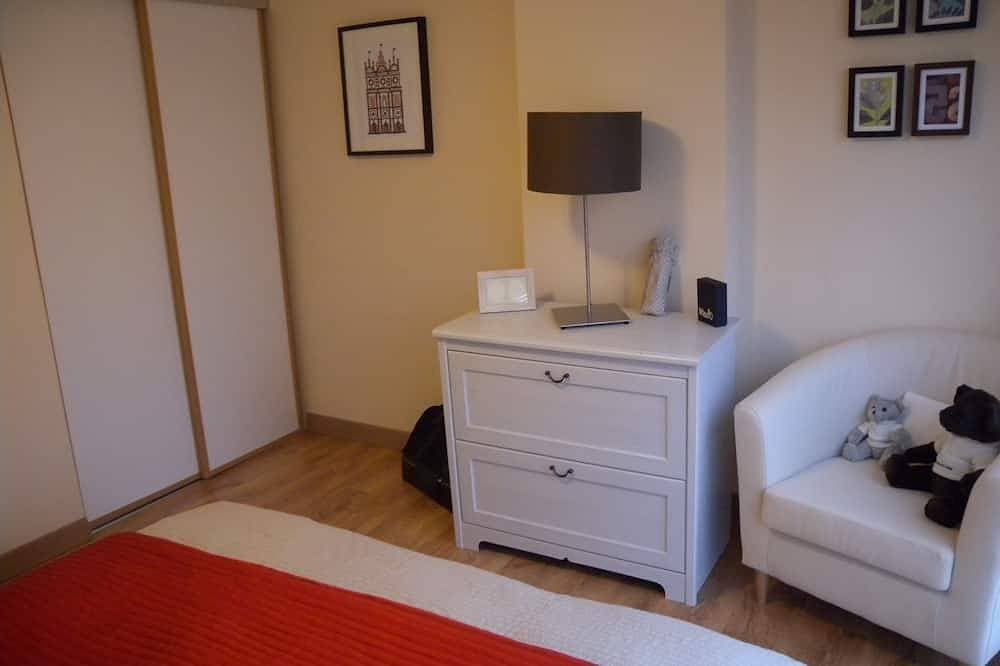 Foto 4 von 12: Komfortable Wohnung 2 Schlafzimmer 2 Badezimmer mit Garage und Pool