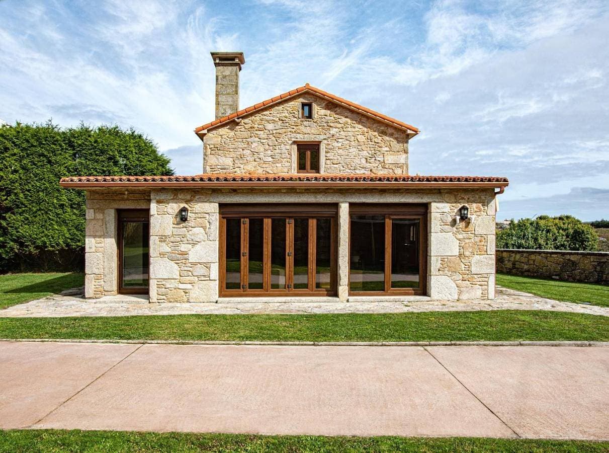 Foto 5 von 33: Three-Bedroom House