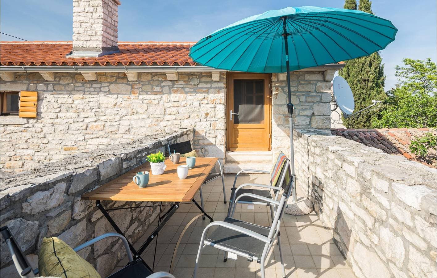 Foto 9 von 39: Ferienwohnung mit Panoramablick, WLAN, Terrasse und Parkplatz in der Nähe von Barban