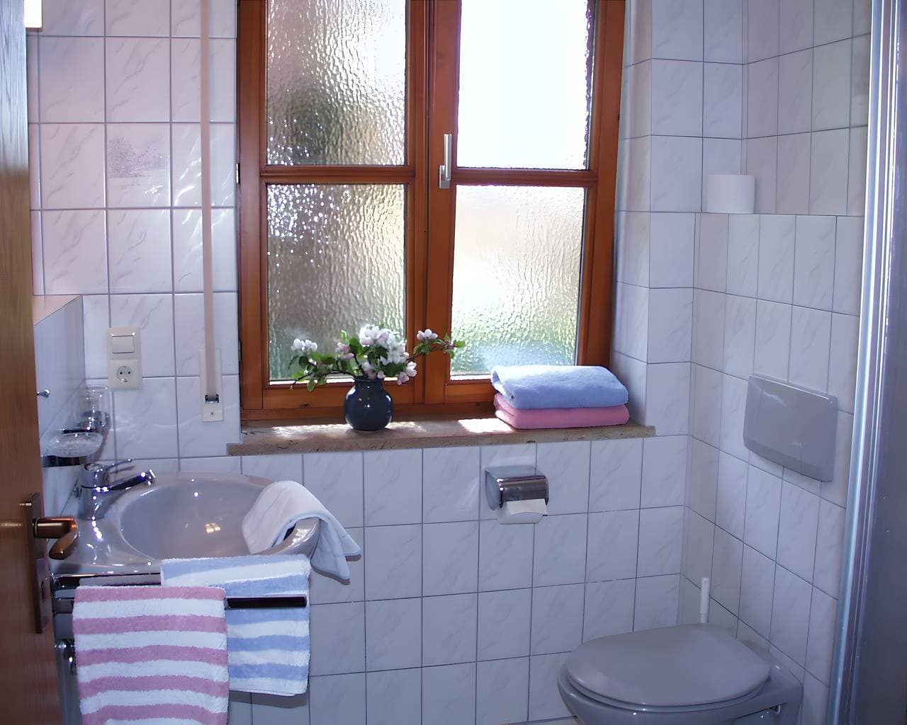 Foto 11 von 19: Ferienwohnung '1' mit Gemeinschaftsgarten, Balkon und Wi-Fi