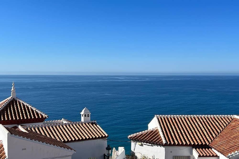 Foto 10 von 30: Spektakulärer Panoramablick auf das Meer in Nerja.