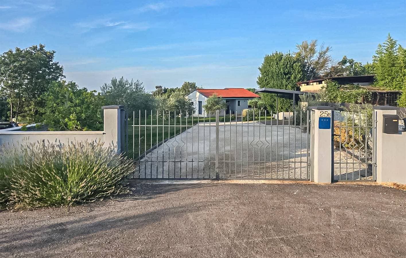 Foto 4 von 36: Gemütliche 75 m² große Ferienwohnung mit Pool, in der Nähe des Stadtzentrums und des Flusses – Melnica