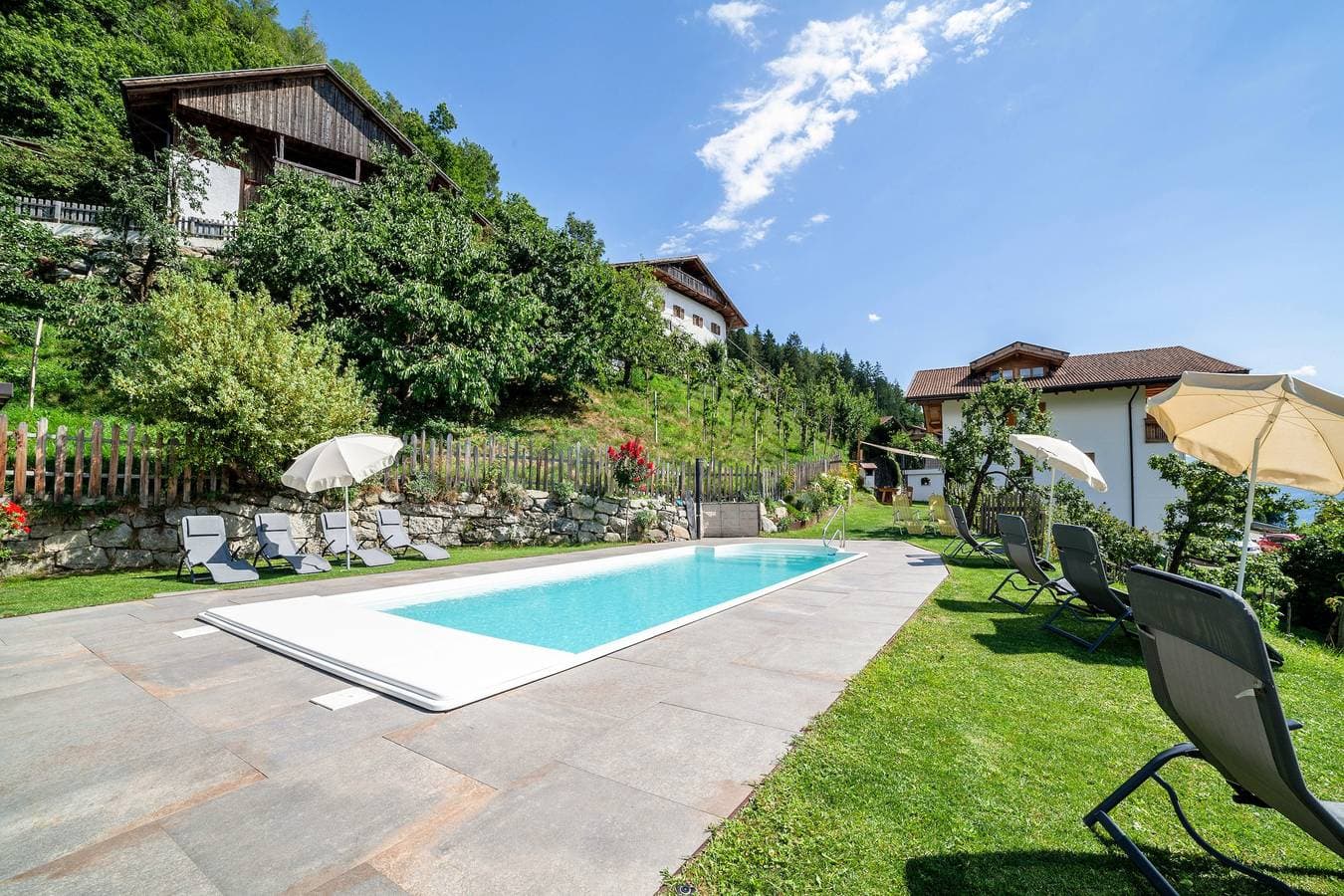 Foto 13 von 24: Ferienwohnung 'Roath Hof 3' mit Bergblick, Gemeinschaftsgarten und Wi-Fi