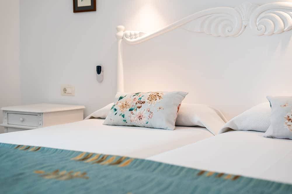 Foto 5 von 30: Experience a Banana Plantation house with \"really heated\" long pool. Solarium