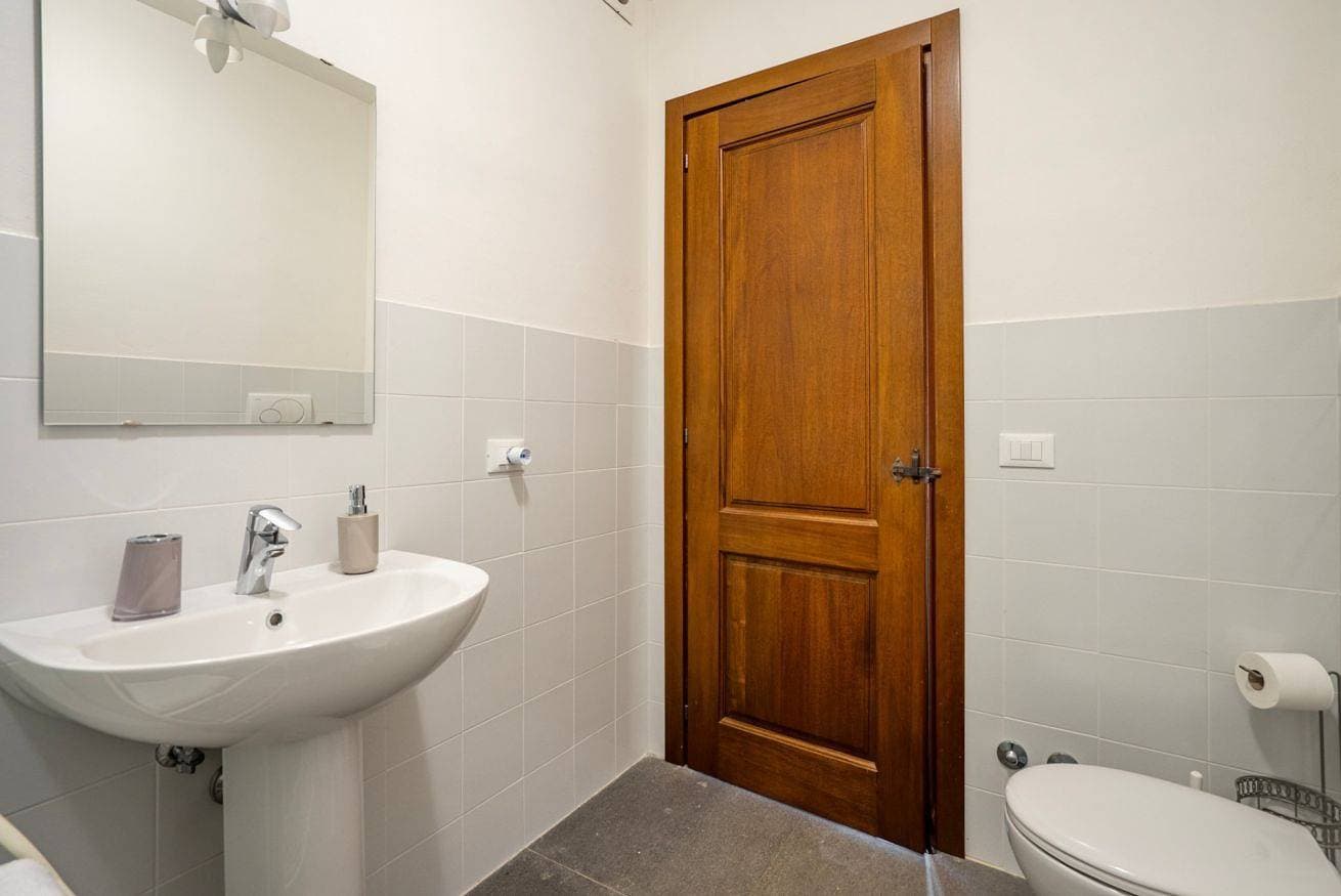 Foto 12 von 19: GuestHost - Casale dei Tramonti - Nature's Haven Olivi Apartment in Renovated Farmhouse with Pool
