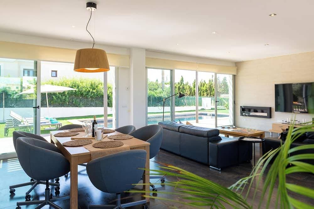 Foto 8 von 30: Luxury villa by the sea Minimum 32 days