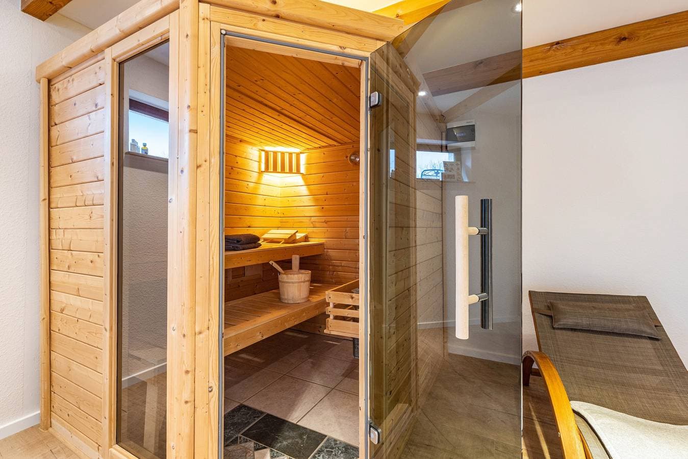 Foto 11 von 25: Ferienwohnung Silberborth mit privater Terrasse, Gemeinschaftsgarten und Sauna