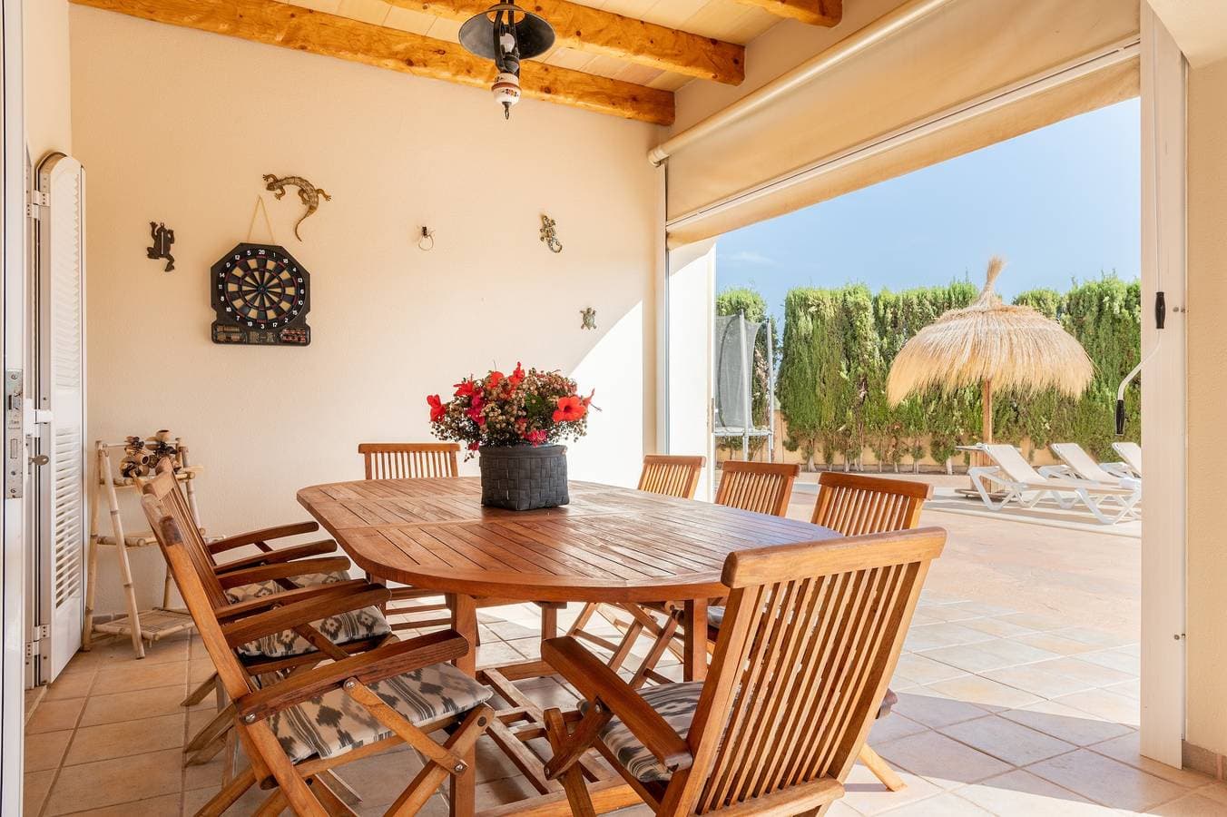 Foto 5 von 24: Villa Sayana mit Bergblick, Pool, Garten und WLAN