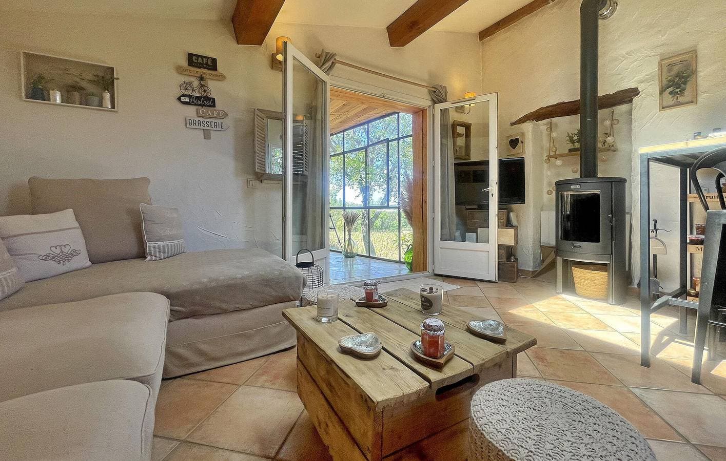 Foto 11 von 23: Geräumige Wohnung mit Pool & Flussblick!