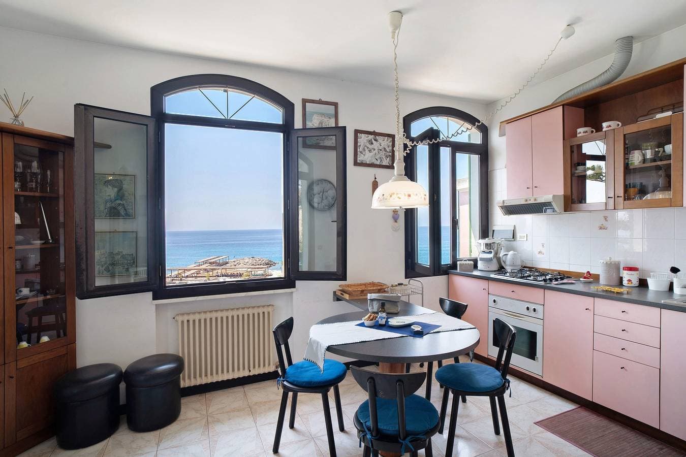Foto 7 von 22: Ferienwohnung 'Wunderschöne Wohnung am Meer Chez Monique' mit Meerblick, privater Terrasse und WLAN