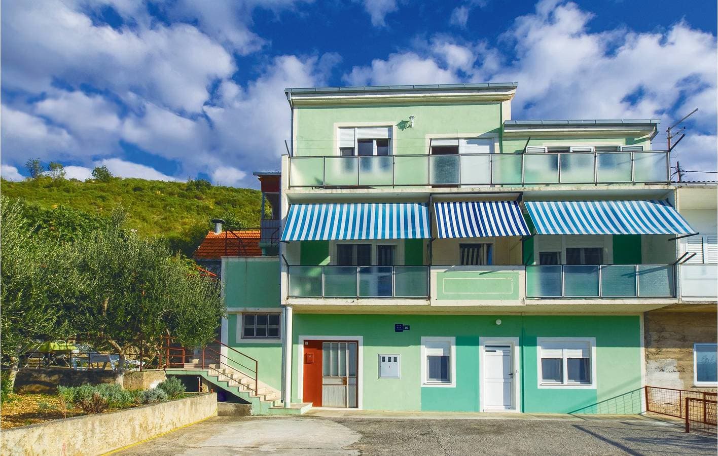 Foto 2 von 25: Gemütliche 2-Zimmer-Wohnung mit Terrasse, WLAN und Garage – 800 m vom Strand entfernt