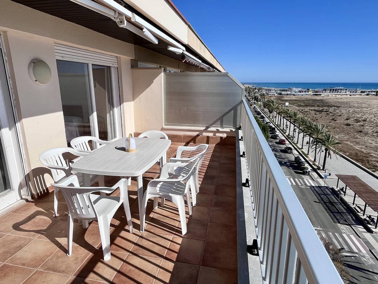 Foto 3 von 35: Großzügige Ferienwohnung direkt am Meer mit traumhaftem Ausblick