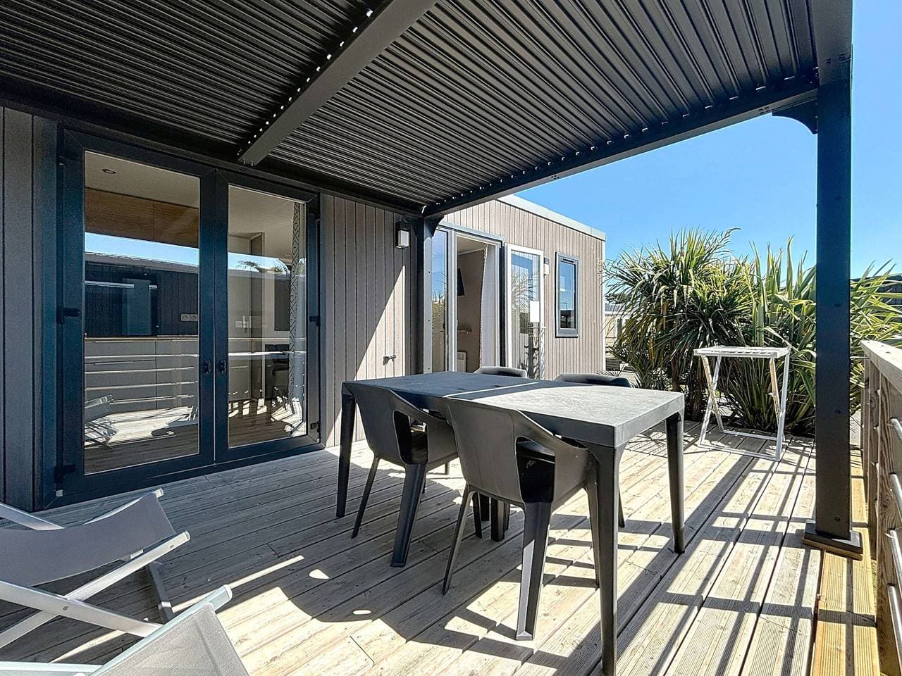 Mobil-Home 4 Pers Tout Confort, 200m Plage, Piscine, Parking, Terrasse – Jullouville 1