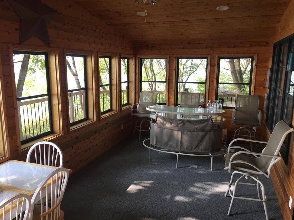 Foto 9 von 21: Grand Beach Lakefront Cabin