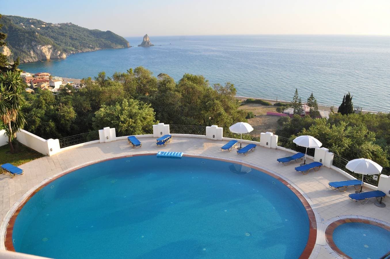 Studio-apartments mit Pool "maria" in Agios Gordios Beach 1