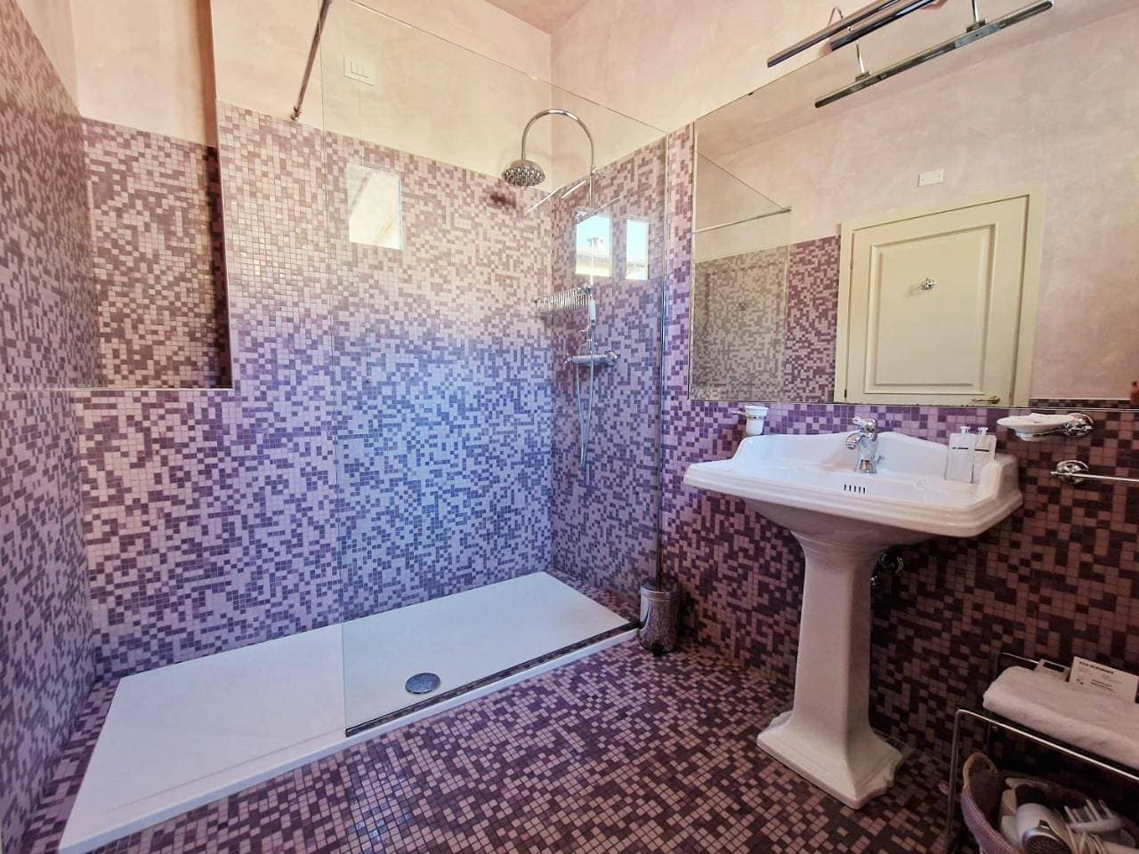 Foto 6 von 10: Double or Twin Room with Private Bathroom