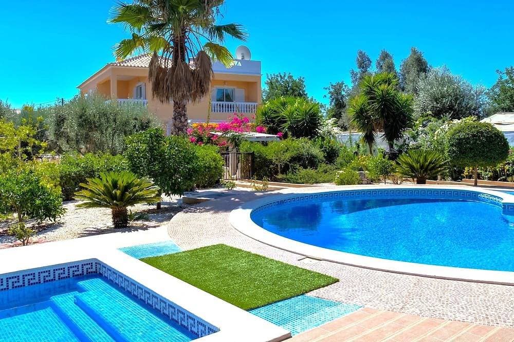 Superb Villa 10 Minuten von Carvoeiro und Strand, in der Nähe von Silves Golf, Total Pri 1