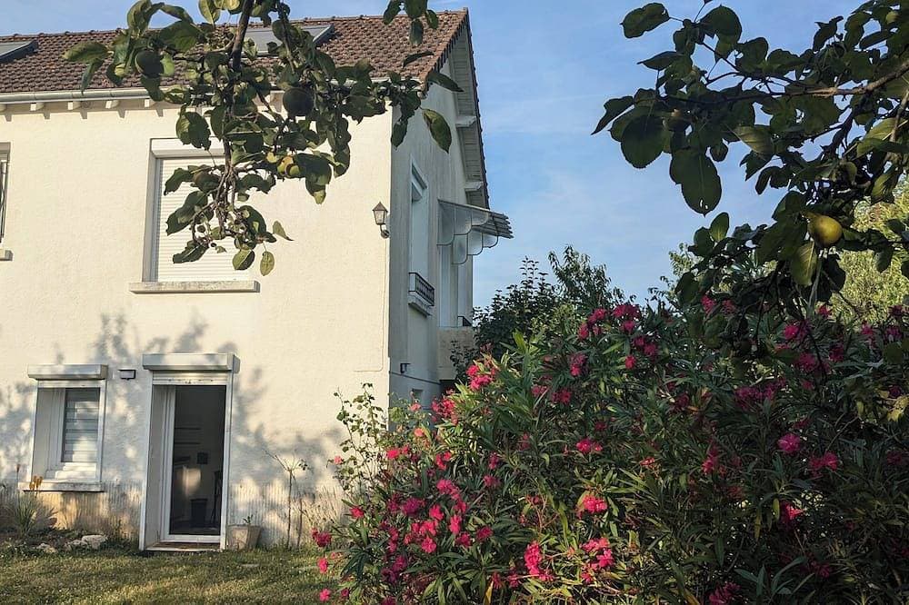 Foto 10 von 17: Studio Rénové Avec Jardin à Tours Nord à 3 min du Tram