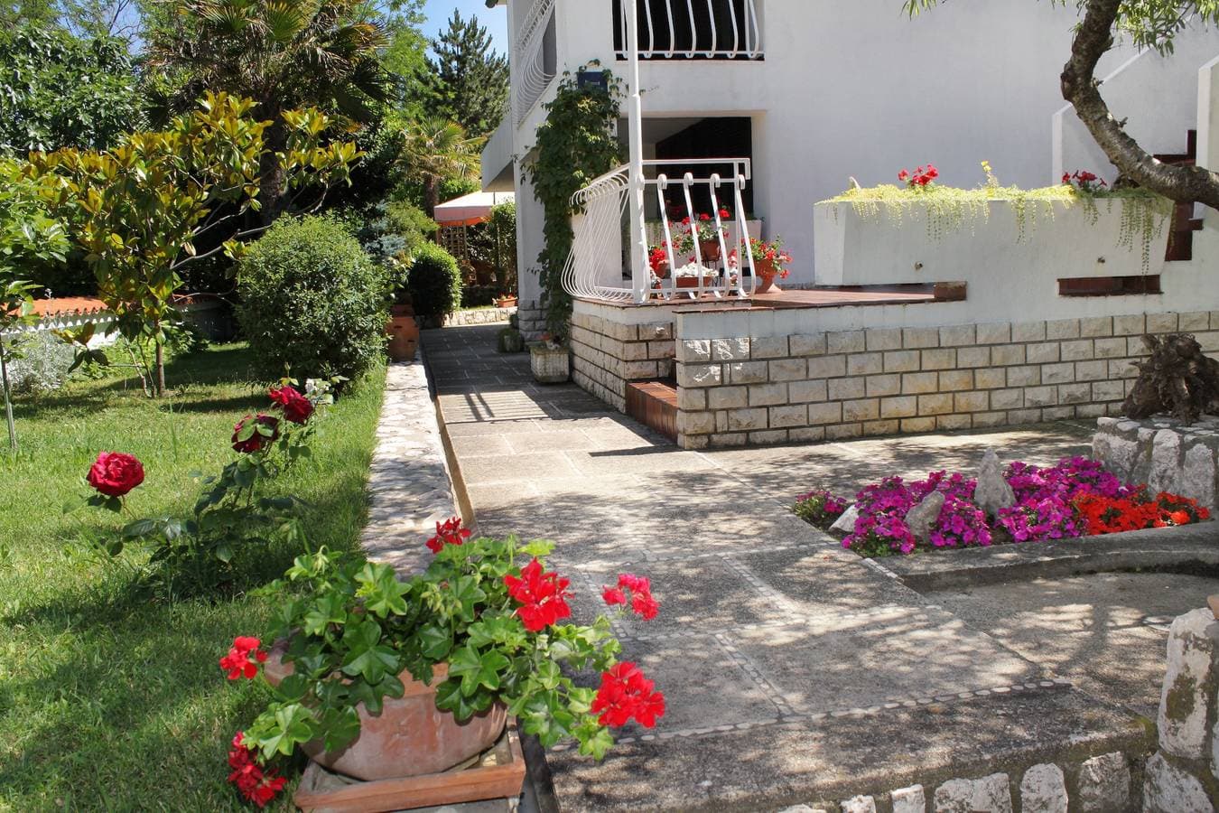 Foto 11 von 43: 2-Zimmer-Ferienwohnung mit Terrasse und Meerblick Baska, Krk -a