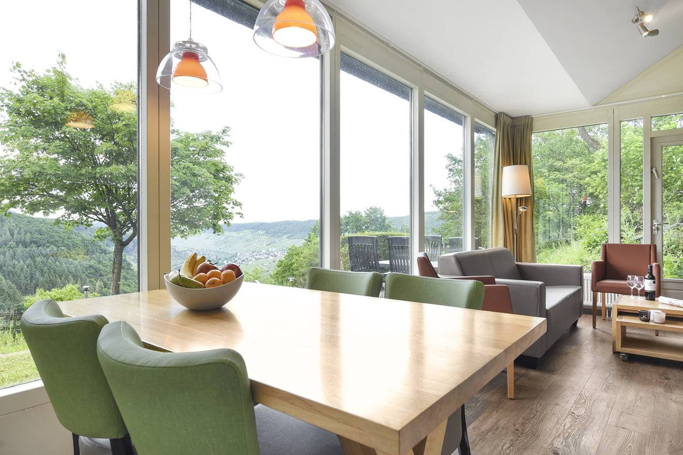 Foto 2 von 32: Bungalow für 4 Personen mit Balkon/Terrasse