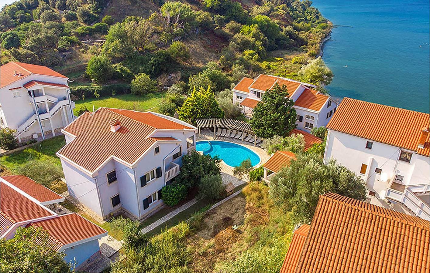 Charmantes Apartment mit Pool, Terrasse und WLAN – 2 km bis zur Küste 1