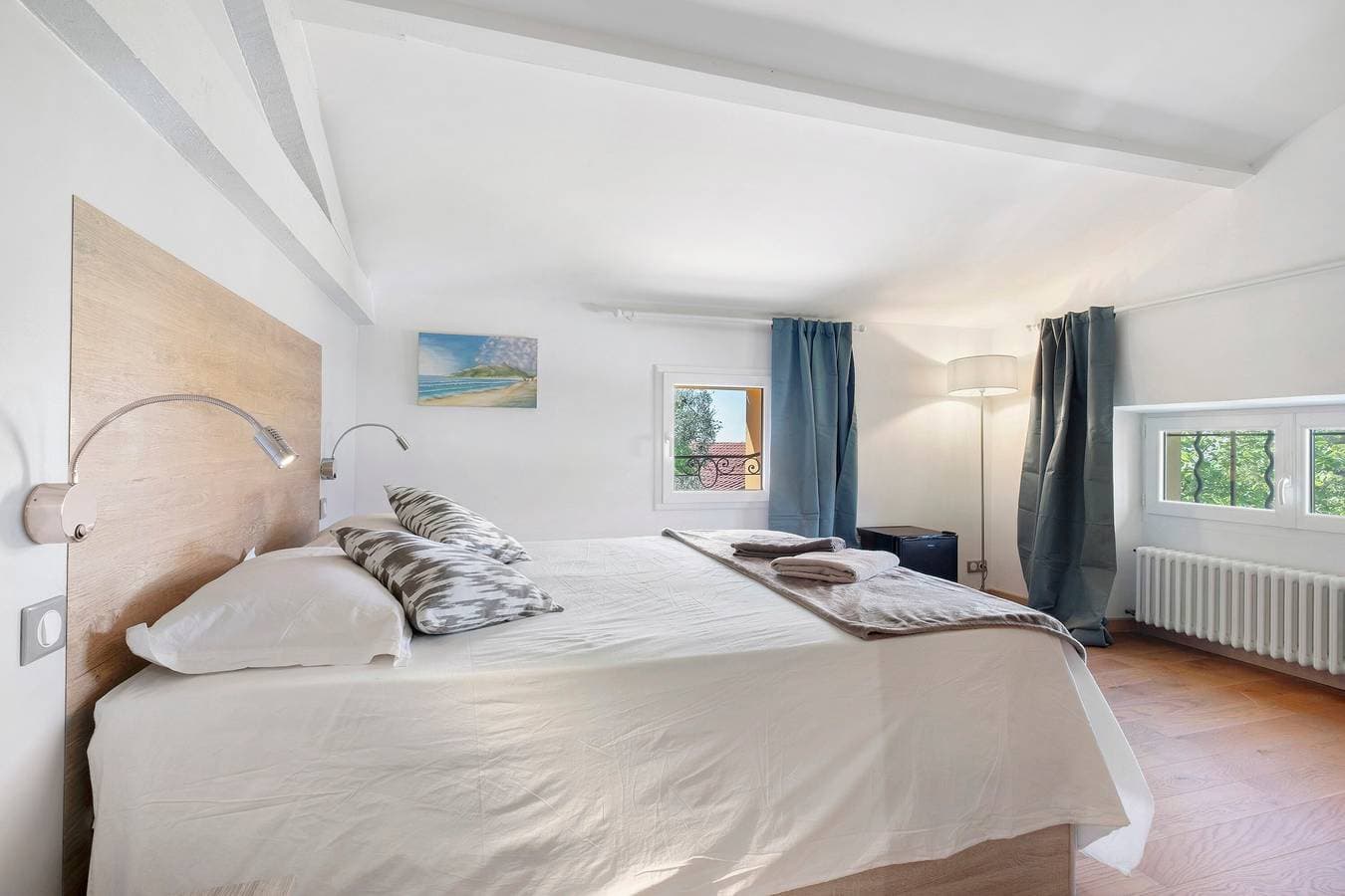 Foto 10 von 45: Chambre Iris 22 m² klimatisiert im Obergeschoss, Gemeinschaftsküche, -wohnzimmer & Garten