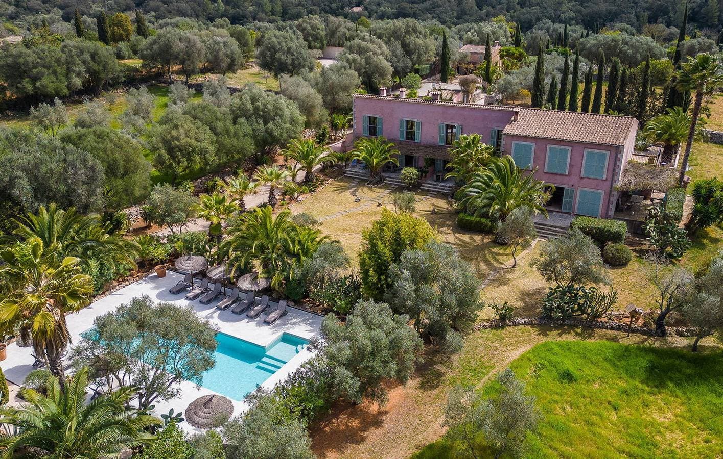 Foto 8 von 42: Jornets Terrassenrückzug mit Pool und Grill